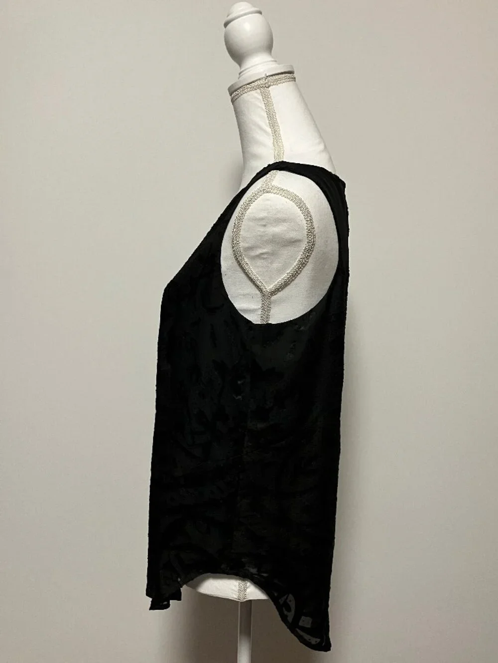 Cabi Jubilee Velvet Burnout Overlay Tank Top Black Blouse Style 148 Size Small - Picture 5 of 8